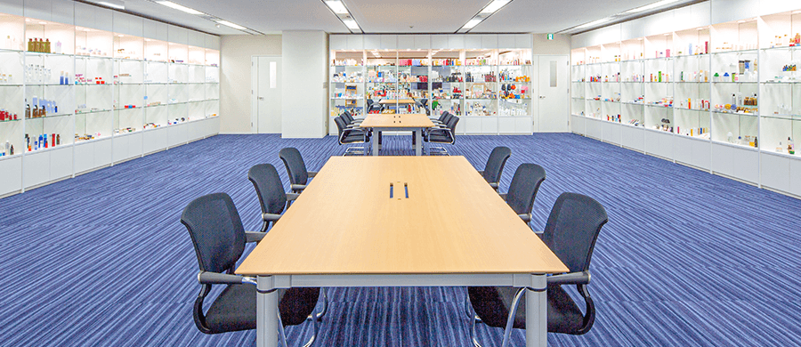 Panoramic view of the Tokyo branch showroom